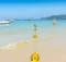 Playa de aguas turquesa en Phuket, Tailandia